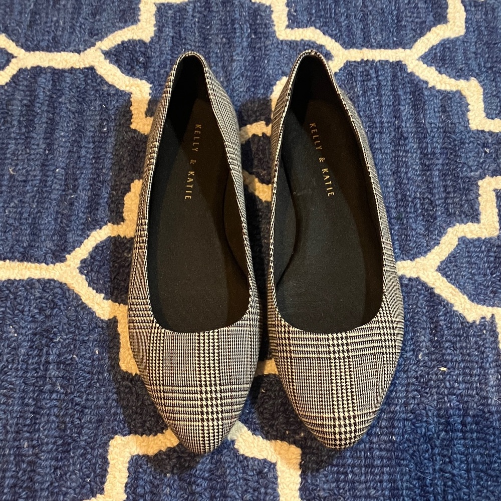 Kelly & Katie Parissa Women's Plaid Flats